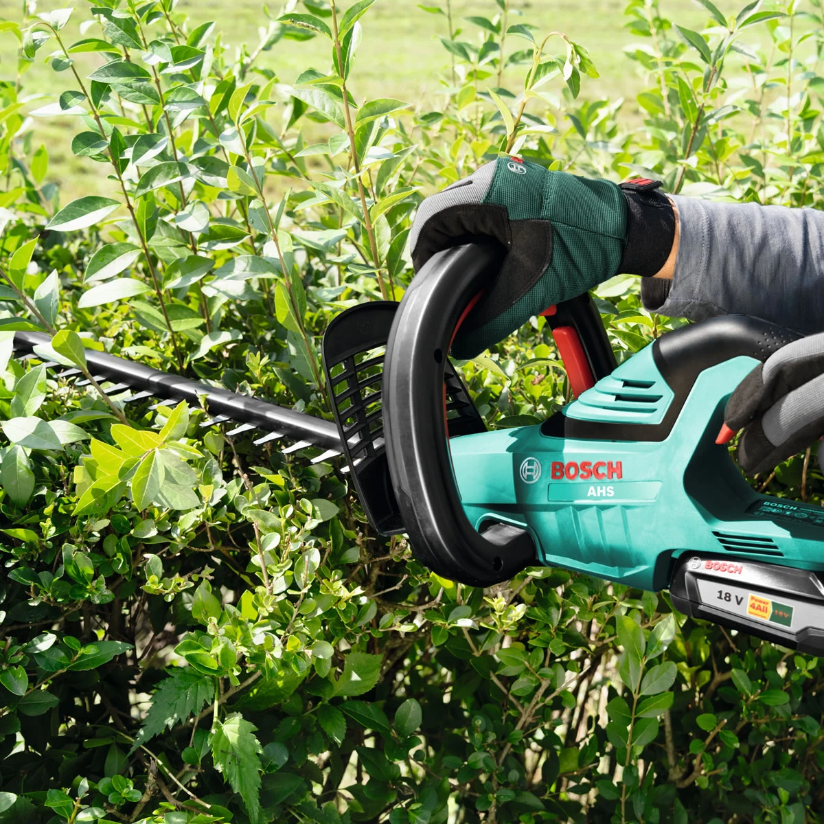 Bosch AHS 55-20 Li Cordless Hedge Trimmer - Image 3