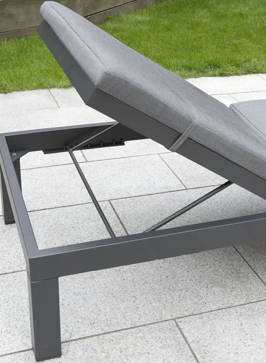 Kettler Elba Lounger And Side Table - Image 3