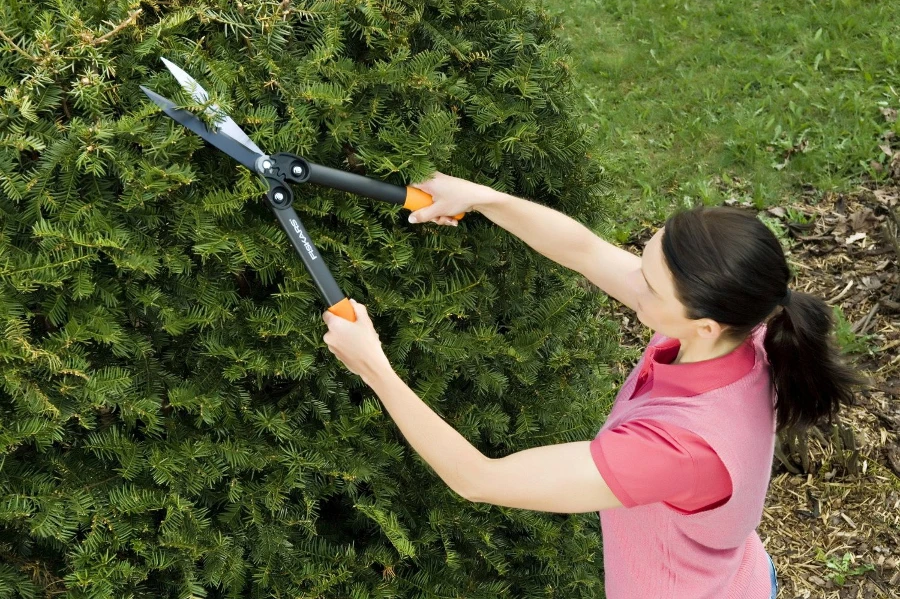 Fiskars PowerGear Hedge Shears - HS72 - Image 2