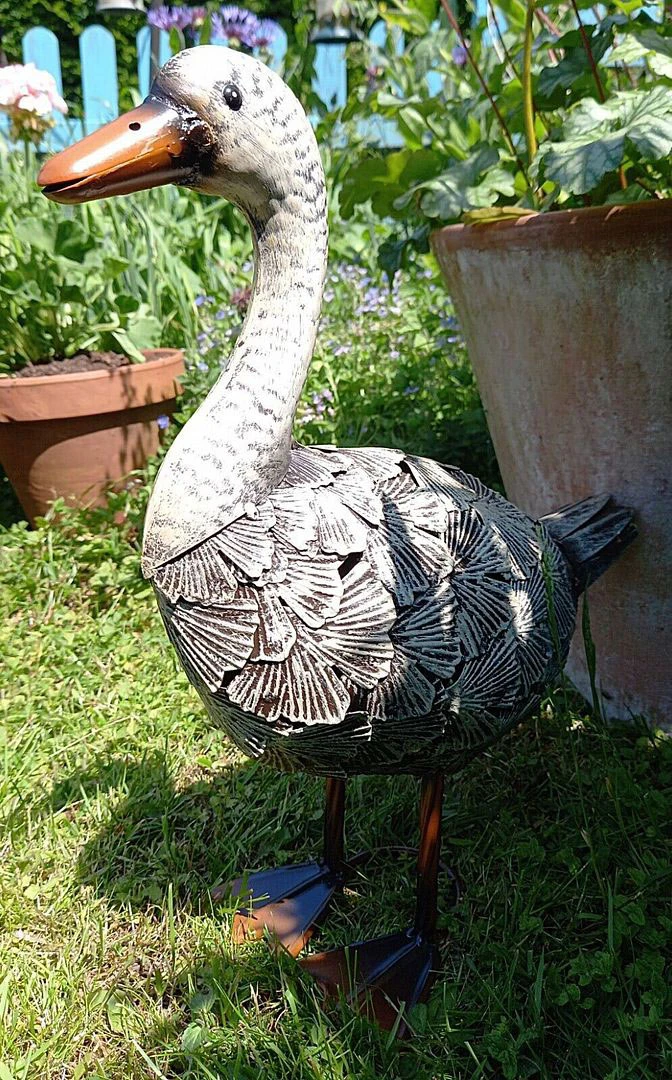 Gracie The Goose Garden Ornament, Cream Painted Metal, 51cm - Image 2