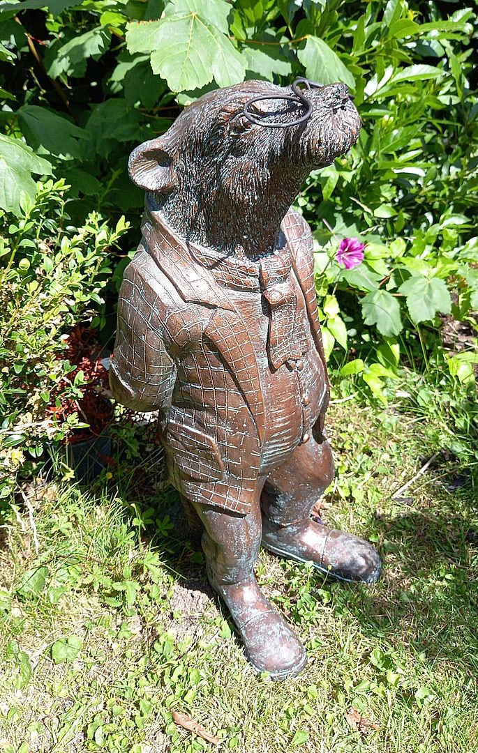 Wind In The Willows Garden Sculpture Of Badger - 67cm - Image 2