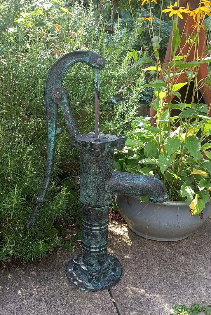 Cast Iron Garden Hand Water Pump - Image 4