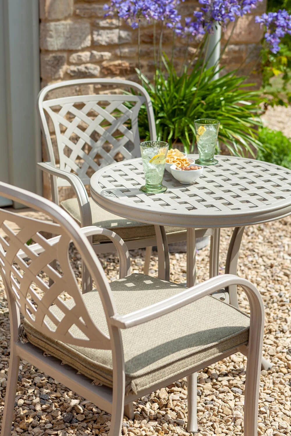 Hartman Berkeley Bistro Set In Maize / Wheatgrass - Image 2