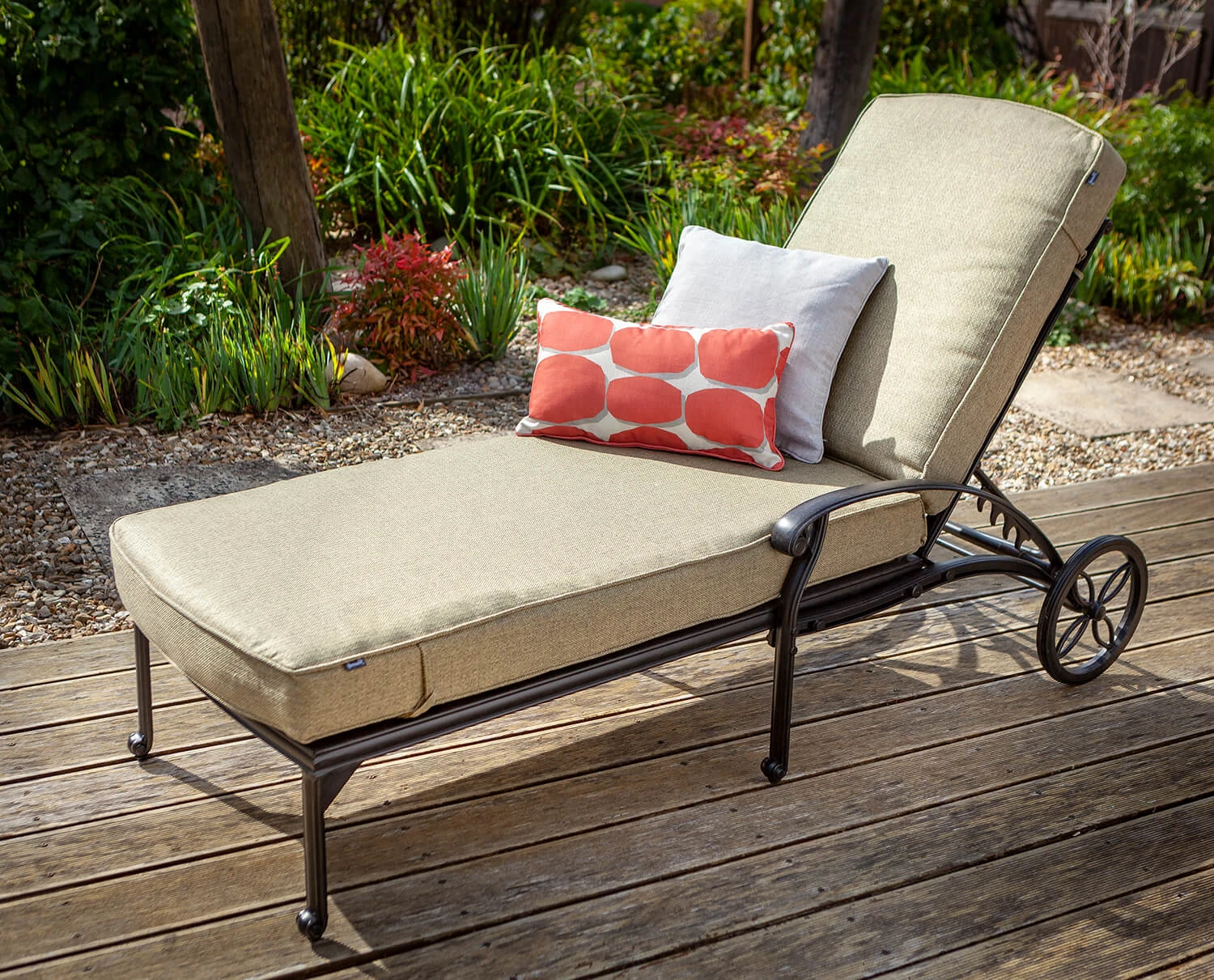 Hartman Capri Lounger In Bronze And Amber