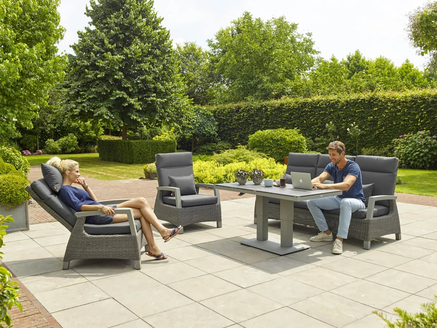 LIFE Aloha Sofa Lounge Set In Lava / Yacht Grey / Carbon