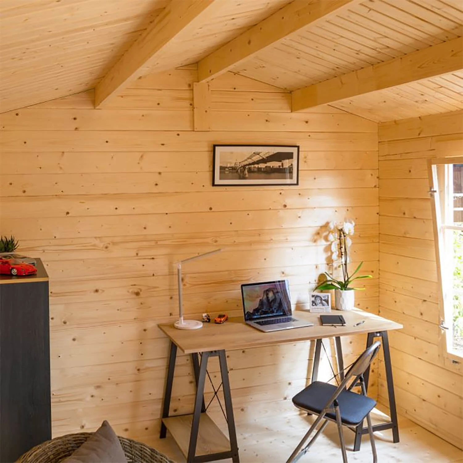 Rowlinson Garden Office In A Natural Finish - Image 3
