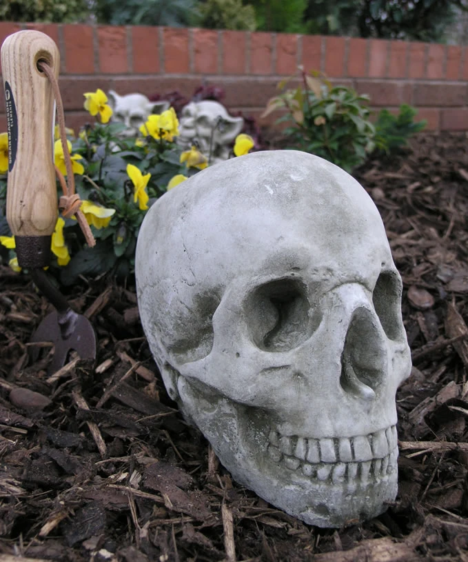 Skull Stone Garden Ornament Statue - GG11